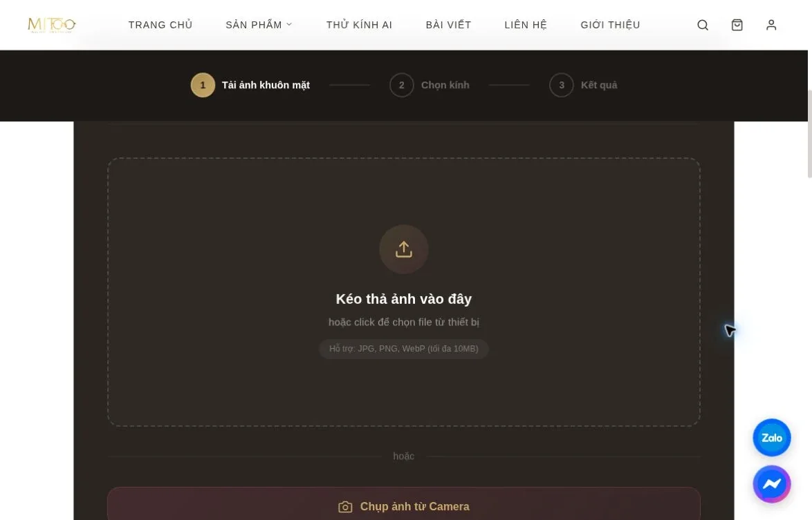 Giao diện thử kính online MITOO với ba bước và khu vực tải ảnh khuôn mặt hoặc chụp bằng camera.